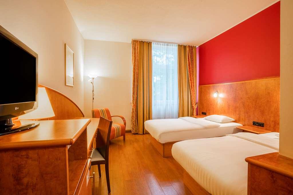 1, 2, Sleep Boardinghouse Unterschleissheim Zentrum ห้อง รูปภาพ