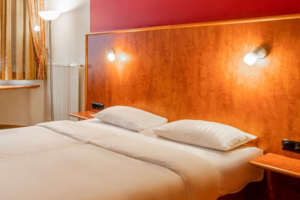 1, 2, Sleep Boardinghouse Unterschleissheim Zentrum ห้อง รูปภาพ