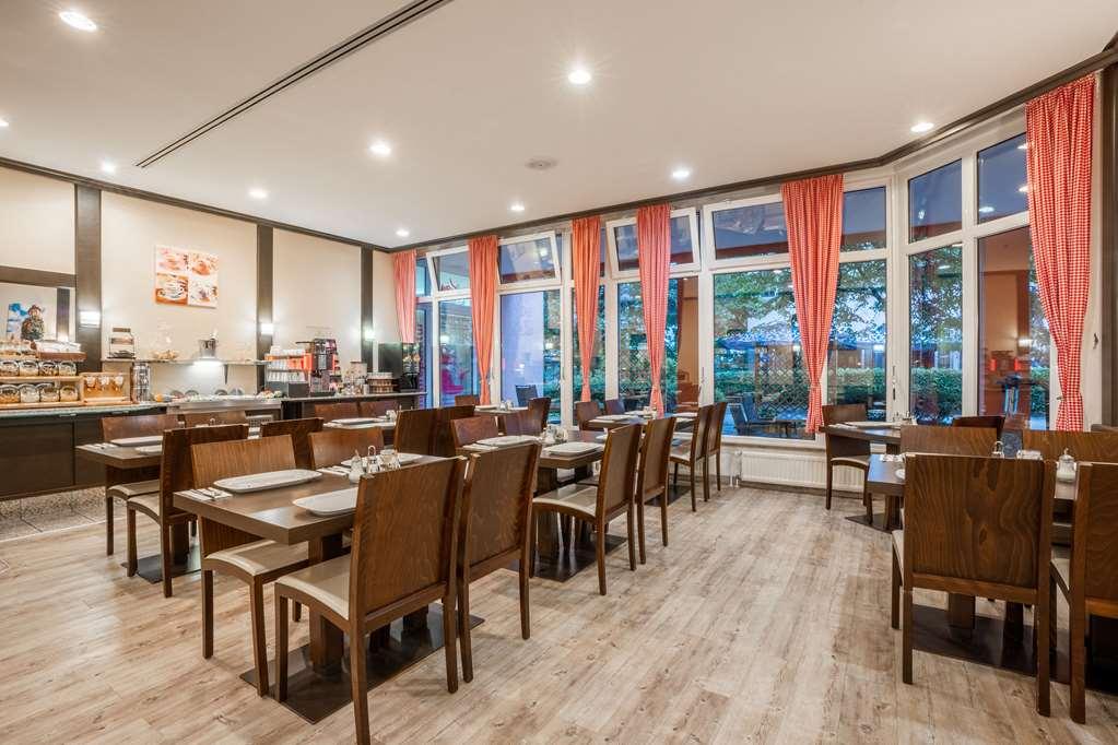 1, 2, Sleep Boardinghouse Unterschleissheim Zentrum ร้านอาหาร รูปภาพ