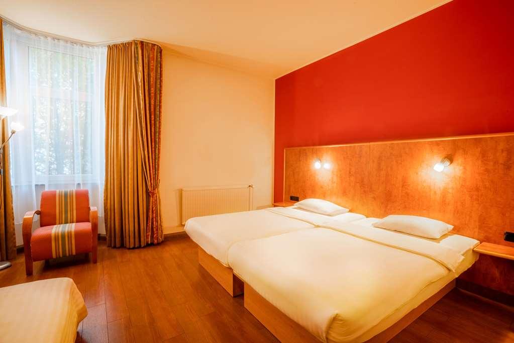 1, 2, Sleep Boardinghouse Unterschleissheim Zentrum ห้อง รูปภาพ