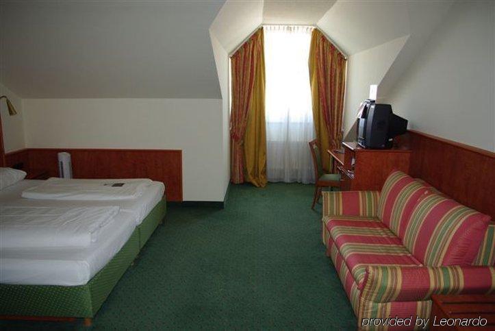 1, 2, Sleep Boardinghouse Unterschleissheim Zentrum ภายนอก รูปภาพ