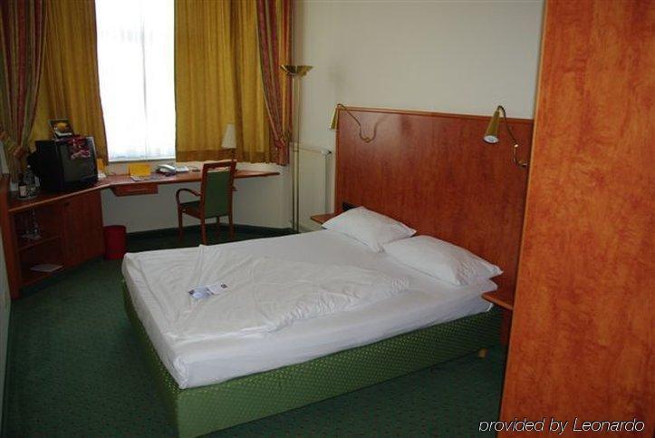 1, 2, Sleep Boardinghouse Unterschleissheim Zentrum ภายนอก รูปภาพ