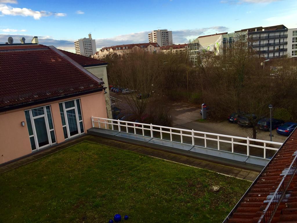 1, 2, Sleep Boardinghouse Unterschleissheim Zentrum ภายนอก รูปภาพ