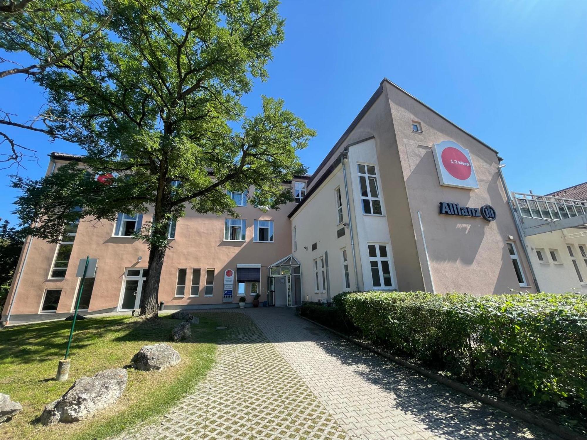 1, 2, Sleep Boardinghouse Unterschleissheim Zentrum ภายนอก รูปภาพ