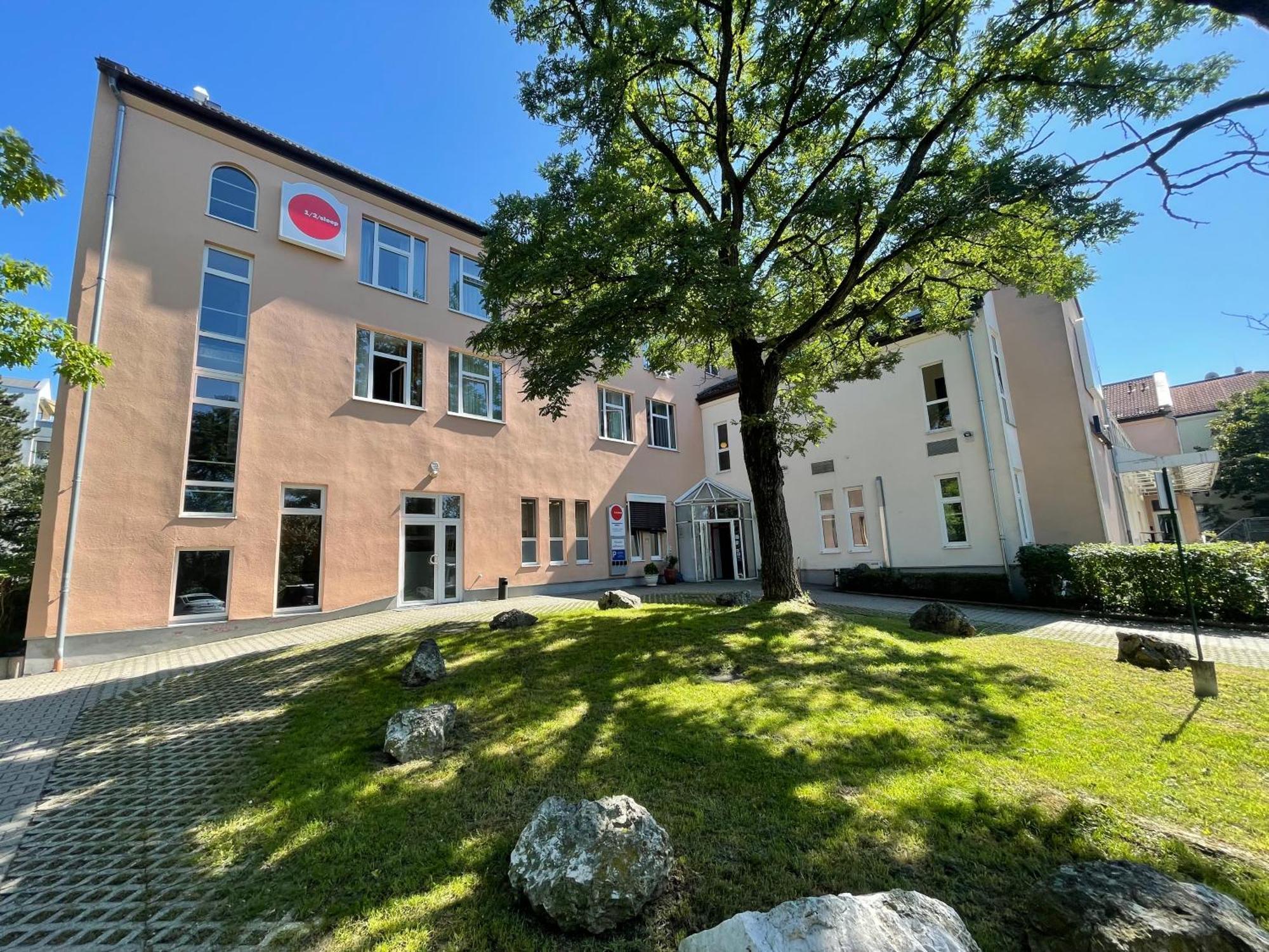 1, 2, Sleep Boardinghouse Unterschleissheim Zentrum ภายนอก รูปภาพ