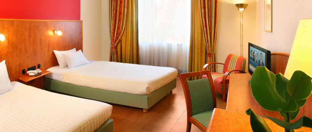 1, 2, Sleep Boardinghouse Unterschleissheim Zentrum ภายนอก รูปภาพ