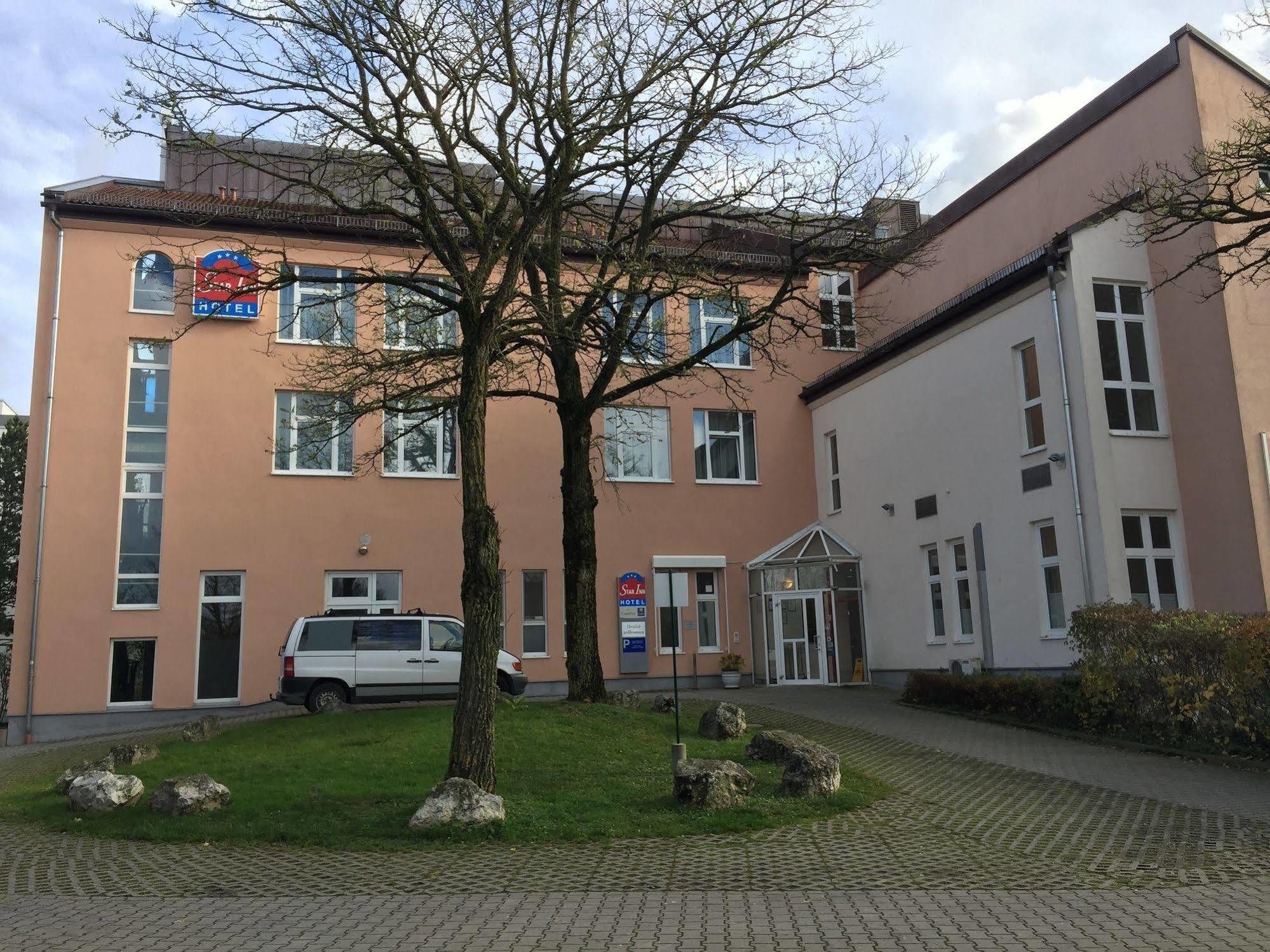 1, 2, Sleep Boardinghouse Unterschleissheim Zentrum ภายนอก รูปภาพ