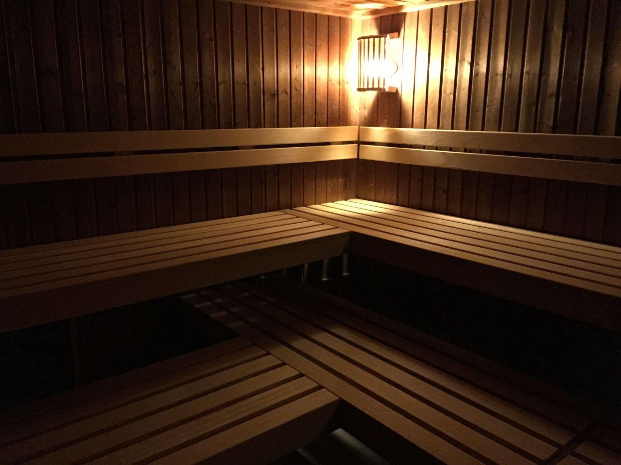 1, 2, Sleep Boardinghouse Unterschleissheim Zentrum ภายนอก รูปภาพ